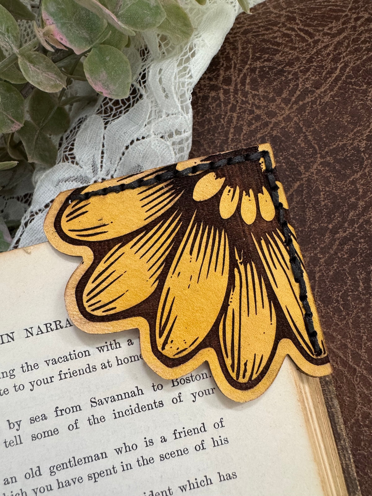 Daisy Leather Bookmark