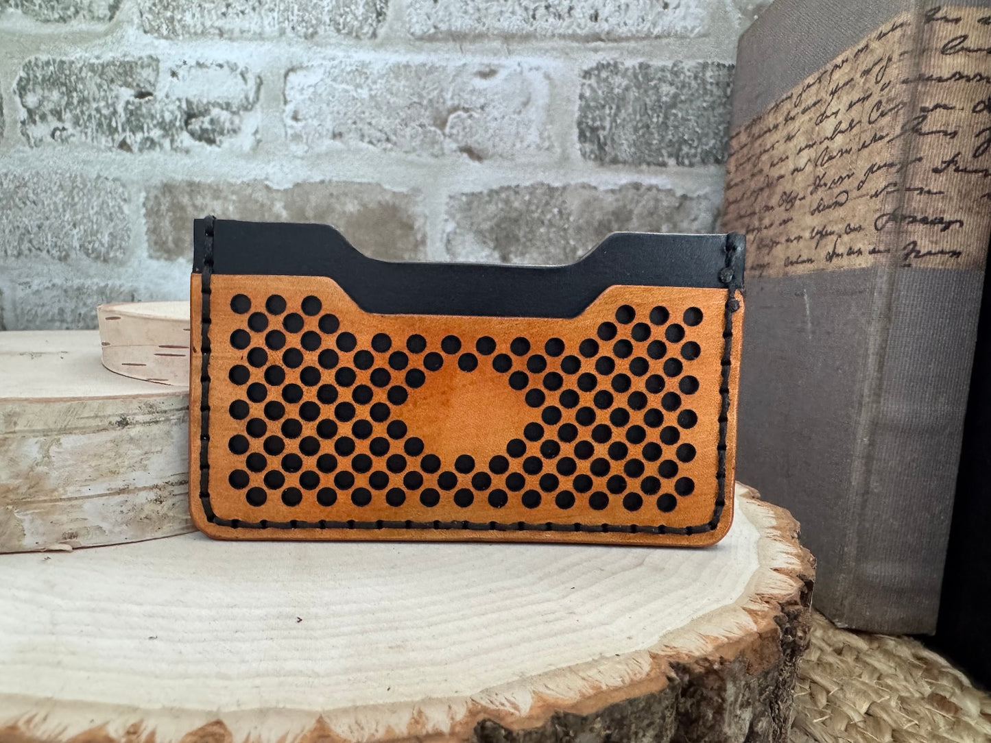 Circular Design Minimalist Wallet -Handcrafted Genuine Leather