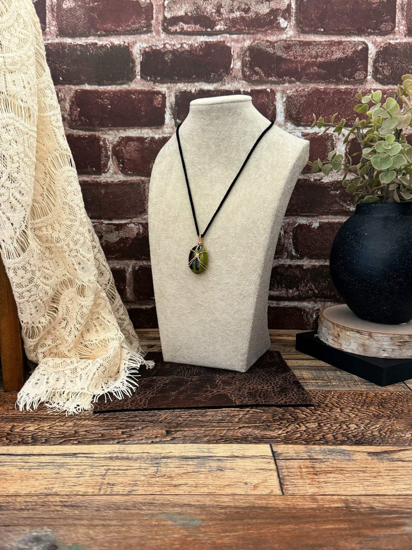 Clara Golden Verde Necklace