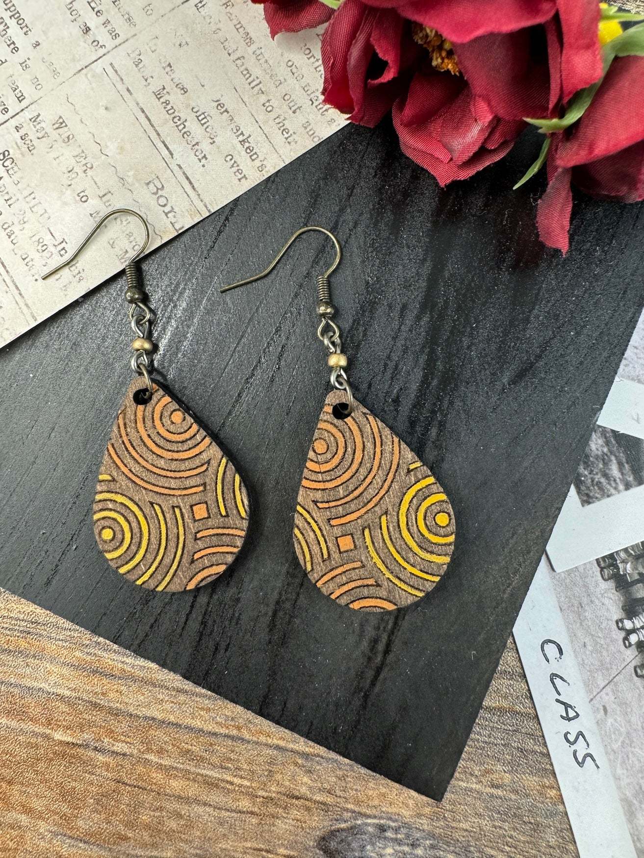 Geometric Circular Teardrop Dangle Earrings