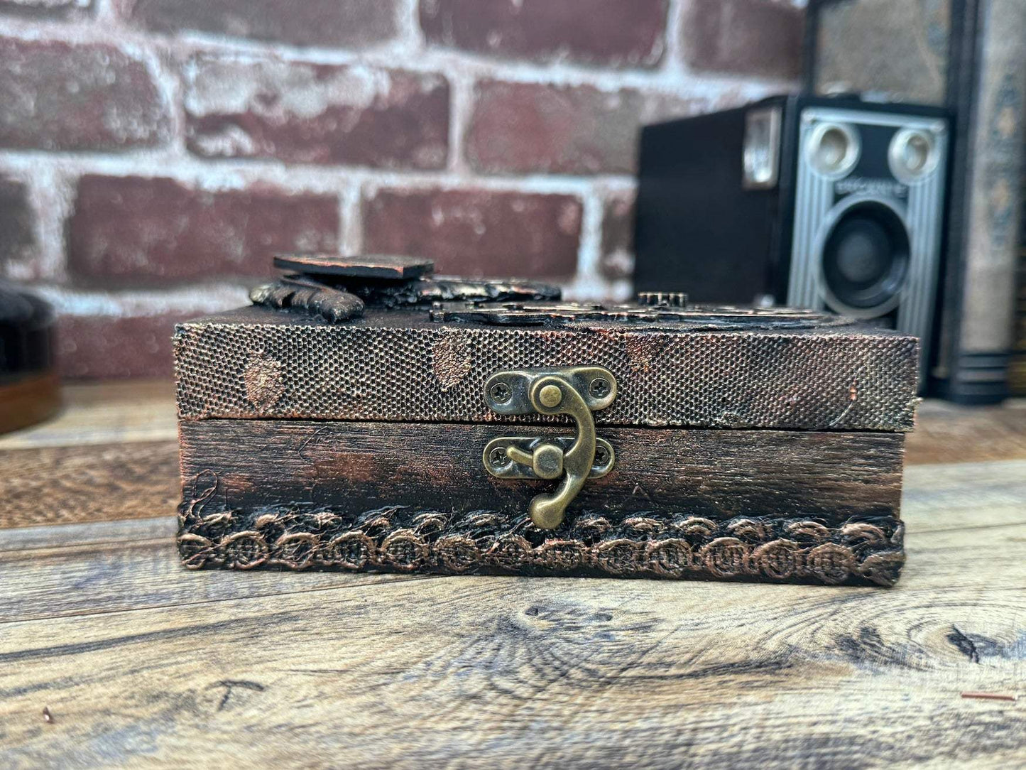 Inspire Antiqued Mini Steampunk Box