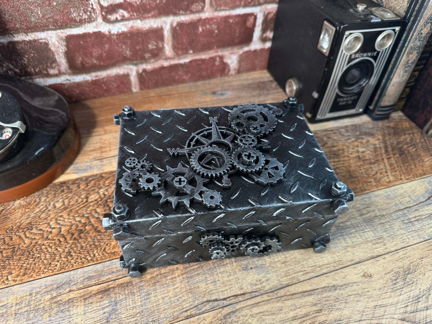 Steampunk Compass Diamond Plate Box