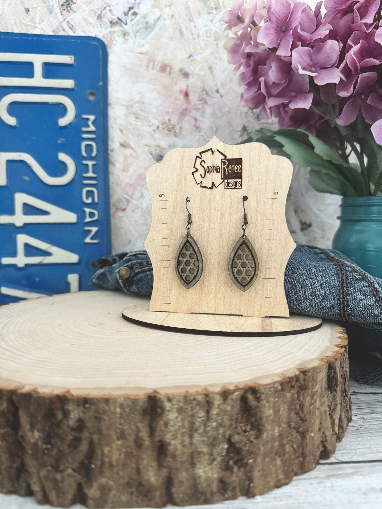 Rattan Pointed Teardrop Dangle Earrings