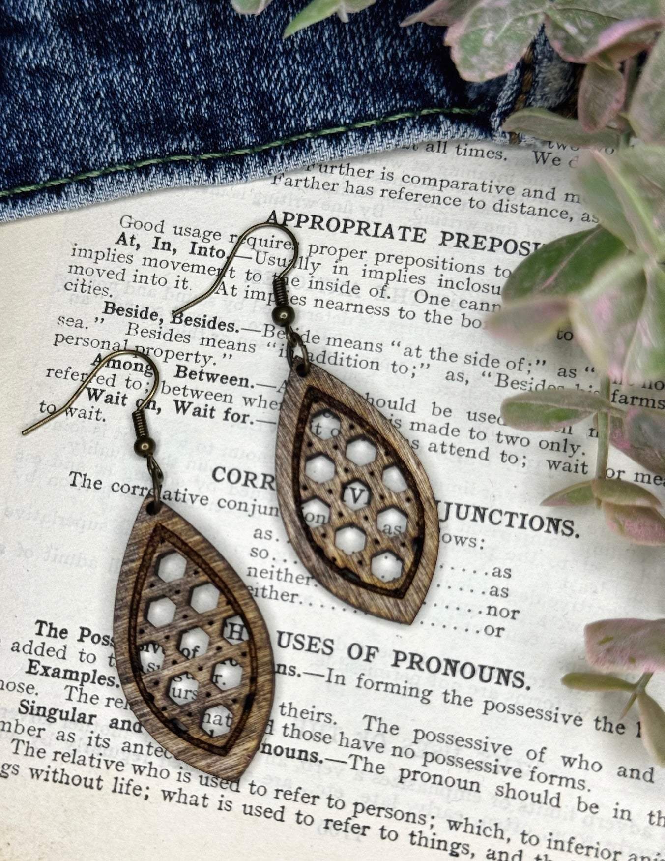 Rattan Pointed Teardrop Dangle Earrings